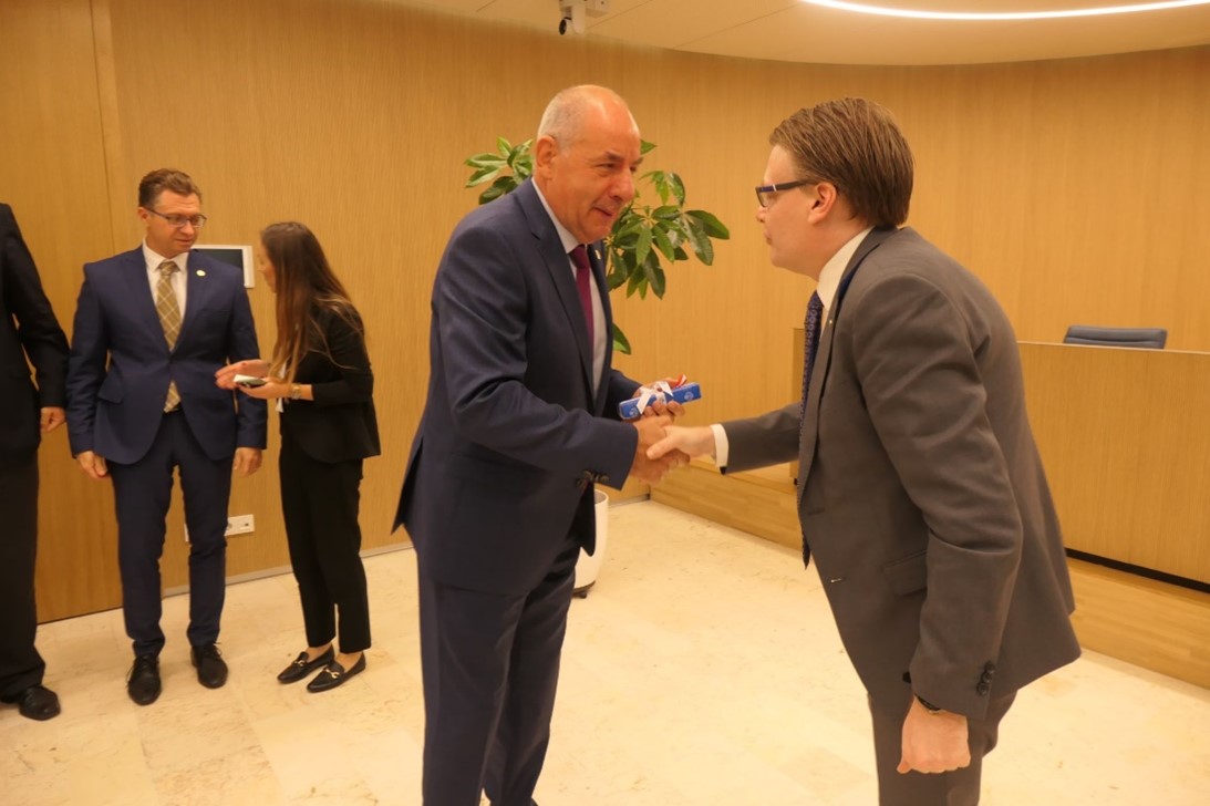 Chris Field, President of the International Ombudsman Institute (IOI) and Western Australian Ombudsman, and the President of the Constitutional Court of Hungary, Dr. Tamás Sulyok